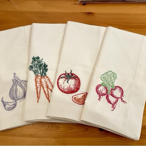 Embroidered Garden Dinner Napkins, 4 piece set - Picture 7 of 9